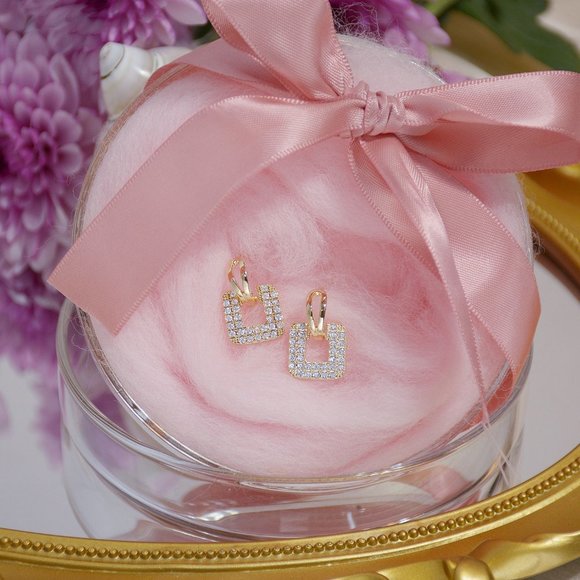 NEW 14K Gold Plated Round Diamond Square Earrings - Picture 4 of 6